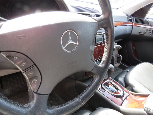 Mercedes-Benz S 8