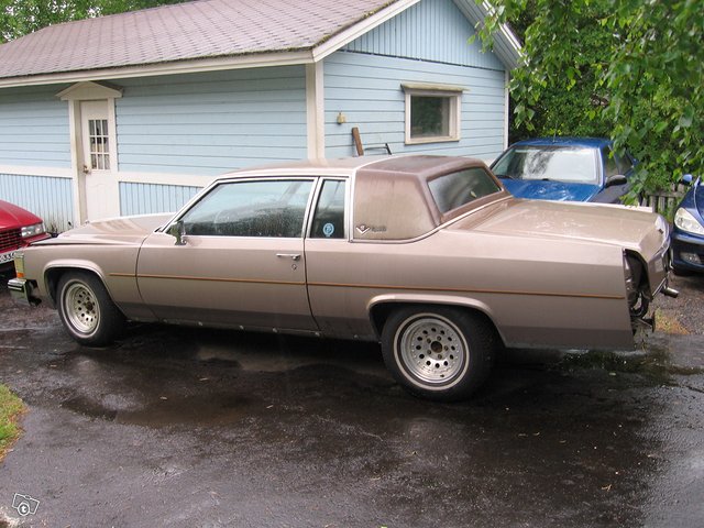 Cadillac Coupe de Ville 5