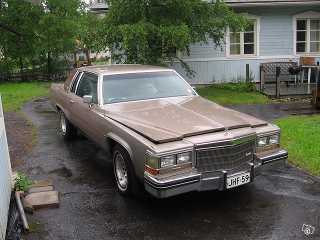 Cadillac Coupe de Ville 8