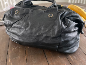 Marc Jacobs laukku, Laukut ja hatut, Asusteet ja kellot, Lahti, Tori.fi Marc Jacobs laukku, Laukut ja hatut, Asusteet ja kellot, Lahti, Tori.fi