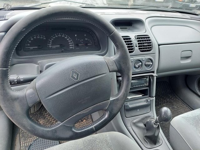 Renault Laguna 8