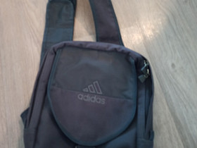 Adidas olkalaukku, Laukut ja hatut, Asusteet ja kellot, Lahti, Tori.fi Adidas olkalaukku, Laukut ja hatut, Asusteet ja kellot, Lahti, Tori.fi