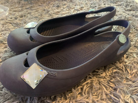 Crocs -ballerinat, tummansininen, Vaatteet ja kengät, Espoo, Tori.fi Crocs -ballerinat, tummansininen, Vaatteet ja kengät, Espoo, Tori.fi