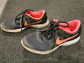 Nike lenkkarit koko 38, Vaatteet ja kengät, Tuusula, Tori.fi Nike lenkkarit koko 38, Vaatteet ja kengät, Tuusula, Tori.fi