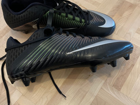 ISOT Nike Nappikset 49,5, Jalkapallo, Urheilu ja ulkoilu, Pori, Tori.fi ISOT Nike Nappikset 49,5, Jalkapallo, Urheilu ja ulkoilu, Pori, Tori.fi