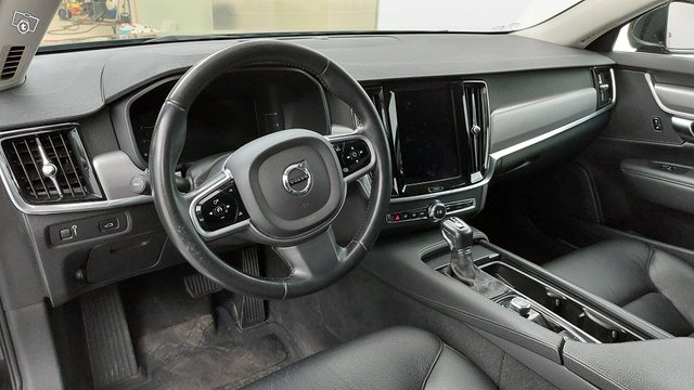 Volvo V90 19