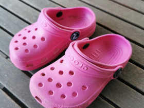 Crocs-sandaalit koko 22, Lastenvaatteet ja kengät, Tuusula, Tori.fi Crocs-sandaalit koko 22, Lastenvaatteet ja kengät, Tuusula, Tori.fi