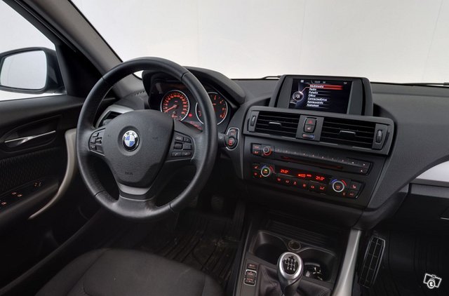 BMW 118 12