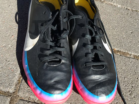 Niken turf kengät 35,5, Jalkapallo, Urheilu ja ulkoilu, Pori, Tori.fi Niken turf kengät 35,5, Jalkapallo, Urheilu ja ulkoilu, Pori, Tori.fi