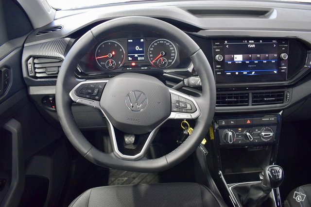 Volkswagen T-Cross 9