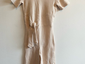Kaiko vohvelikankainen jumpsuit, 110/116, Lastenvaatteet ja kengät, Akaa, Tori.fi Kaiko vohvelikankainen jumpsuit, 110/116, Lastenvaatteet ja kengät, Akaa, Tori.fi