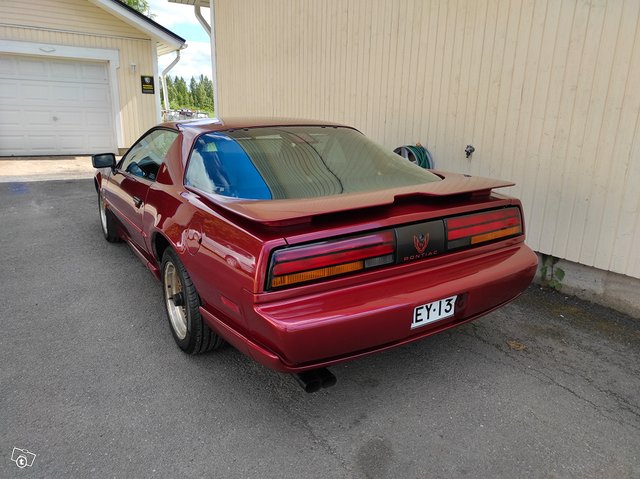 Pontiac Firebird 5