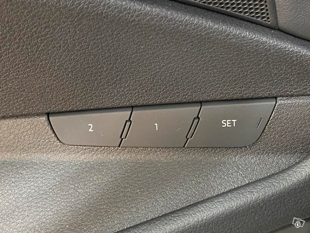 Audi E-TRON 5
