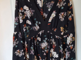 Boohoo mekko, Vaatteet ja kengät, Vantaa, Tori.fi Boohoo mekko, Vaatteet ja kengät, Vantaa, Tori.fi