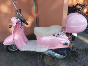 Solifer Retro 4-tahti skootteri pinkki takaboxilla, Skootterit, Moto, Mikkeli, Tori.fi Solifer Retro 4-tahti skootteri pinkki takaboxilla, Skootterit, Moto, Mikkeli, Tori.fi