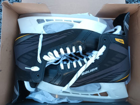 Bauer Supreme koko 48, Jääkiekko ja luistelu, Urheilu ja ulkoilu, Huittinen, Tori.fi Bauer Supreme koko 48, Jääkiekko ja luistelu, Urheilu ja ulkoilu, Huittinen, Tori.fi