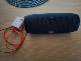 JBL Charge essential matkakaiutin., Audio ja musiikkilaitteet, Viihde-elektroniikka, Kuhmo, Tori.fi JBL Charge essential matkakaiutin., Audio ja musiikkilaitteet, Viihde-elektroniikka, Kuhmo, Tori.fi