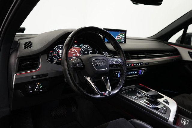 Audi Q7 8