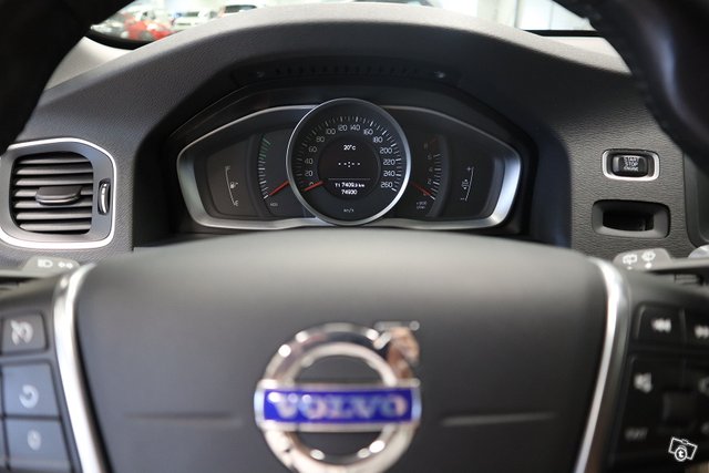 Volvo V60 7