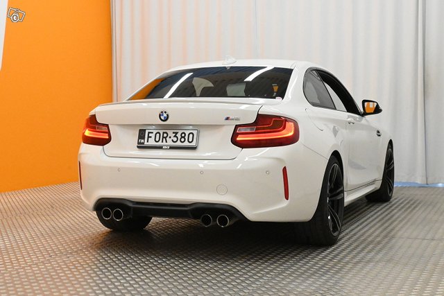 BMW M2 8