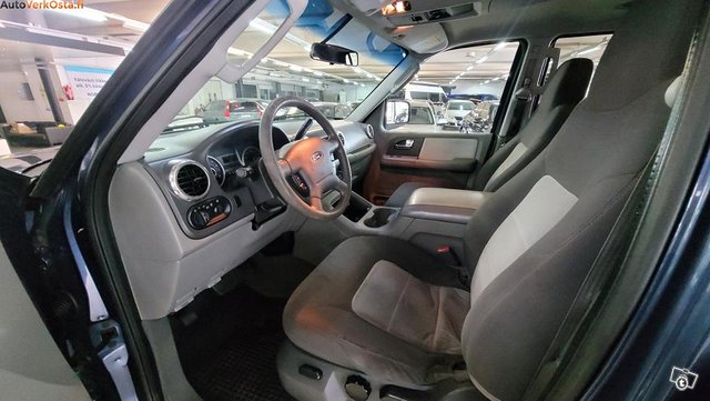 Ford Expedition 8