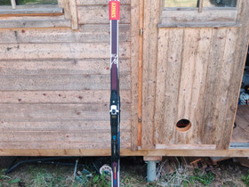 Perinteisen sukset sauvat ja monot. Salomon, Hiihto, Urheilu ja ulkoilu, Nurmijärvi, Tori.fi Perinteisen sukset sauvat ja monot. Salomon, Hiihto, Urheilu ja ulkoilu, Nurmijärvi, Tori.fi