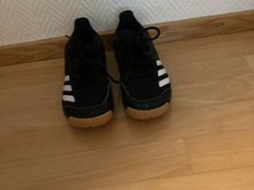 Adidas libra 6 sisäpelikengät, Pallopelit, Urheilu ja ulkoilu, Turku, Tori.fi Adidas libra 6 sisäpelikengät, Pallopelit, Urheilu ja ulkoilu, Turku, Tori.fi