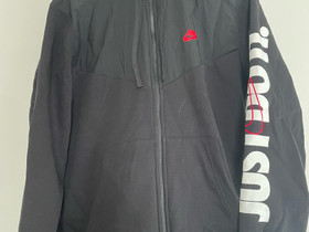 Nike Huppari/Takki, Vaatteet ja kengät, Lappeenranta, Tori.fi Nike Huppari/Takki, Vaatteet ja kengät, Lappeenranta, Tori.fi