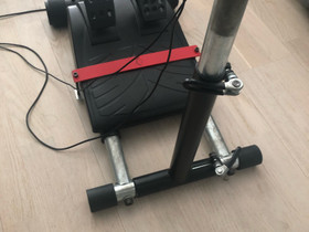 Wheelstand Pro ja Driving Force GT Ratti, Oheislaitteet, Tietokoneet ja lisälaitteet, Vantaa, Tori.fi Wheelstand Pro ja Driving Force GT Ratti, Oheislaitteet, Tietokoneet ja lisälaitteet, Vantaa, Tori.fi