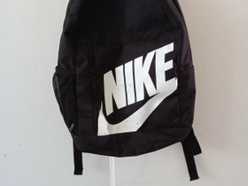 Nike reppu., Laukut ja hatut, Asusteet ja kellot, Rovaniemi, Tori.fi Nike reppu., Laukut ja hatut, Asusteet ja kellot, Rovaniemi, Tori.fi