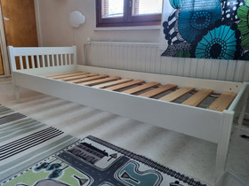 Puusänky, Sängyt ja makuuhuone, Sisustus ja huonekalut, Lahti, Tori.fi Puusänky, Sängyt ja makuuhuone, Sisustus ja huonekalut, Lahti, Tori.fi