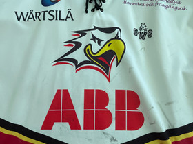 Game worn Vaasan Sport #15 Tommi Oksa, Jääkiekko ja luistelu, Urheilu ja ulkoilu, Jyväskylä, Tori.fi Game worn Vaasan Sport #15 Tommi Oksa, Jääkiekko ja luistelu, Urheilu ja ulkoilu, Jyväskylä, Tori.fi