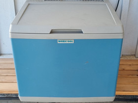 Mobicool C40 /kylmäarkku/matkajääkaappi/-pakastin, Jääkaapit ja pakastimet, Kodinkoneet, Janakkala, Tori.fi Mobicool C40 /kylmäarkku/matkajääkaappi/-pakastin, Jääkaapit ja pakastimet, Kodinkoneet, Janakkala, Tori.fi
