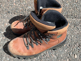 Merrell vaelluskengät, Ulkoilu ja retkeily, Urheilu ja ulkoilu, Espoo, Tori.fi Merrell vaelluskengät, Ulkoilu ja retkeily, Urheilu ja ulkoilu, Espoo, Tori.fi