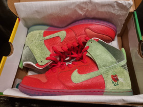 Nike sb dunk high strawberry cough, Vaatteet ja kengät, Pori, Tori.fi Nike sb dunk high strawberry cough, Vaatteet ja kengät, Pori, Tori.fi