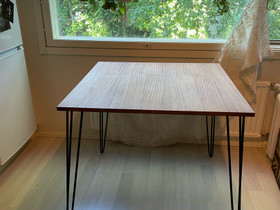 Vintage teak-pöytä pinnijaloilla, Pöydät ja tuolit, Sisustus ja huonekalut, Tampere, Tori.fi Vintage teak-pöytä pinnijaloilla, Pöydät ja tuolit, Sisustus ja huonekalut, Tampere, Tori.fi