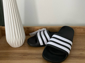 Adidas sandaalit, Vaatteet ja kengät, Lempäälä, Tori.fi Adidas sandaalit, Vaatteet ja kengät, Lempäälä, Tori.fi