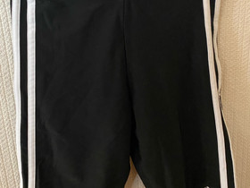 Adidaksen uimashortsit 152 cm, Lastenvaatteet ja kengät, Kouvola, Tori.fi Adidaksen uimashortsit 152 cm, Lastenvaatteet ja kengät, Kouvola, Tori.fi