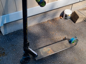Scootti / skuutti, potkulauta, Rullaluistelu ja skeittaus, Urheilu ja ulkoilu, Oulu, Tori.fi Scootti / skuutti, potkulauta, Rullaluistelu ja skeittaus, Urheilu ja ulkoilu, Oulu, Tori.fi