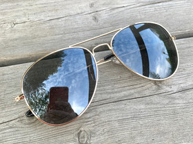 Aviator -aurinkolasit, Muut asusteet, Asusteet ja kellot, Lappeenranta, Tori.fi Aviator -aurinkolasit, Muut asusteet, Asusteet ja kellot, Lappeenranta, Tori.fi