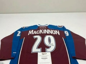 MacKinnon pelipaita nimikirjoituksella, Jääkiekko ja luistelu, Urheilu ja ulkoilu, Jyväskylä, Tori.fi MacKinnon pelipaita nimikirjoituksella, Jääkiekko ja luistelu, Urheilu ja ulkoilu, Jyväskylä, Tori.fi