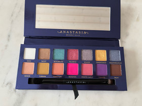 Anastasia Beverly Hills Riviera -paletti, Kauneudenhoito ja kosmetiikka, Terveys ja hyvinvointi, Liperi, Tori.fi Anastasia Beverly Hills Riviera -paletti, Kauneudenhoito ja kosmetiikka, Terveys ja hyvinvointi, Liperi, Tori.fi