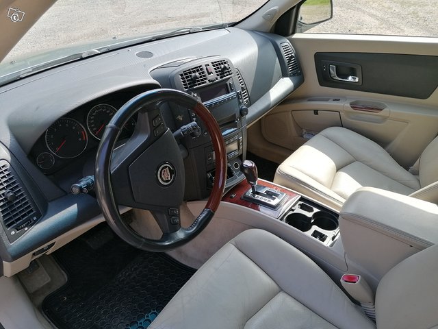 Cadillac SRX 9