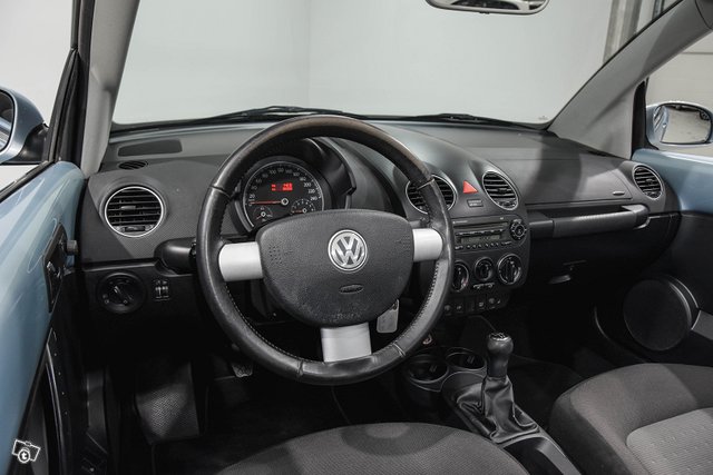 Volkswagen New Beetle 10