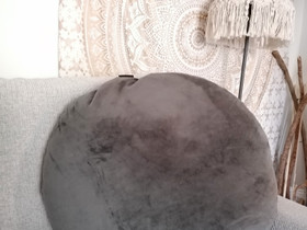 Kaksi sisustustyynyä, Muu sisustus, Sisustus ja huonekalut, Tampere, Tori.fi Kaksi sisustustyynyä, Muu sisustus, Sisustus ja huonekalut, Tampere, Tori.fi