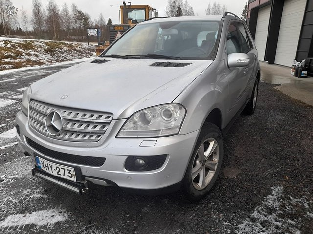 Mercedes-Benz ML, kuva 1