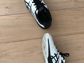 Asics sisäpelikengät, Pallopelit, Urheilu ja ulkoilu, Turku, Tori.fi Asics sisäpelikengät, Pallopelit, Urheilu ja ulkoilu, Turku, Tori.fi