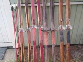 Vanhat sukset, Hiihto, Urheilu ja ulkoilu, Akaa, Tori.fi Vanhat sukset, Hiihto, Urheilu ja ulkoilu, Akaa, Tori.fi