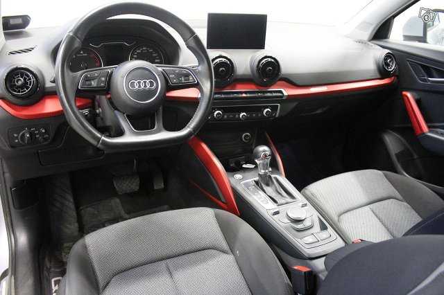Audi Q2 13