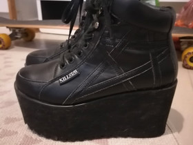 Killstar 42, Vaatteet ja kengät, Tohmajärvi, Tori.fi Killstar 42, Vaatteet ja kengät, Tohmajärvi, Tori.fi